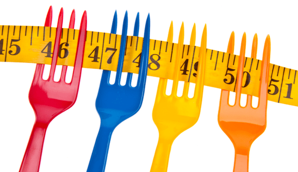 centimetr na vidličkách symbolizuje hubnutí při Dukanově dietě
